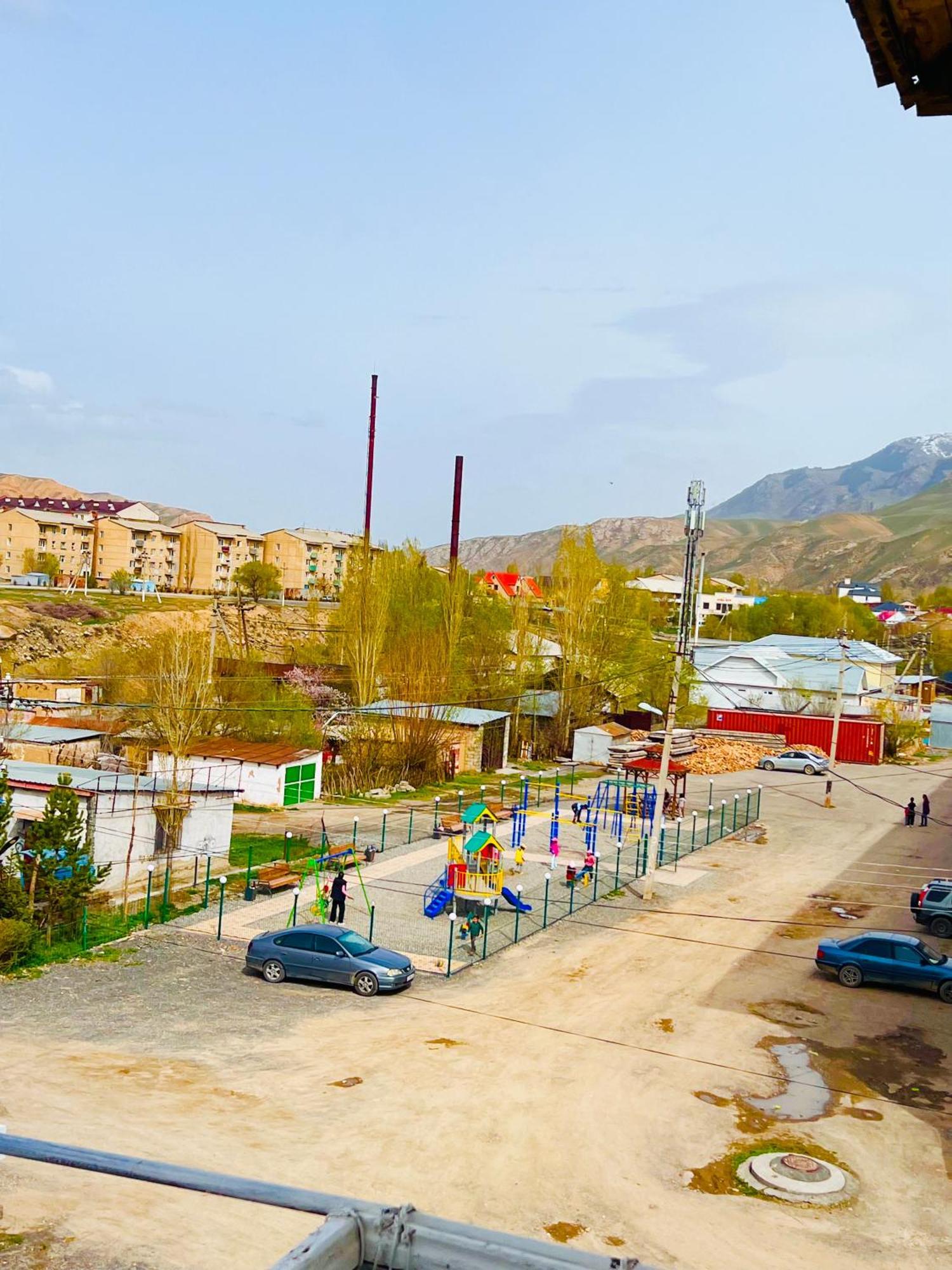 Tumar Guest House Naryn Eksteriør billede