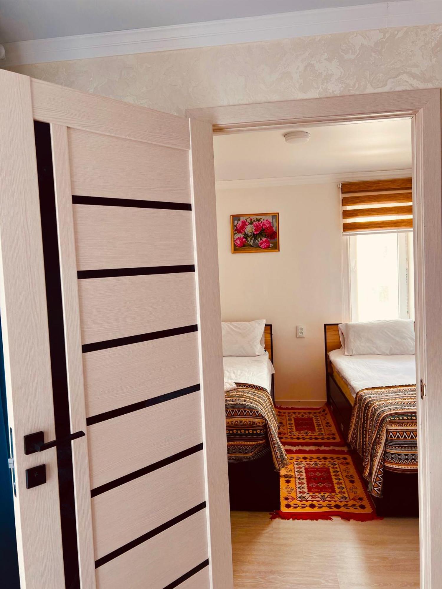 Tumar Guest House Naryn Eksteriør billede